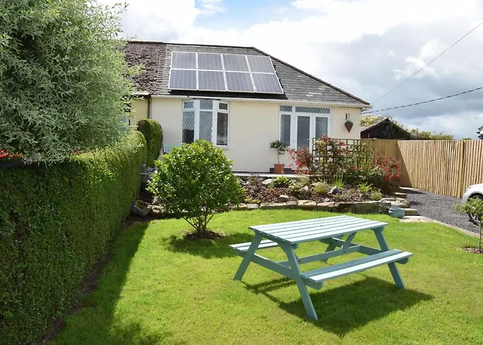 Immaculate Inviting Light And Airy 2-Bed Cottage