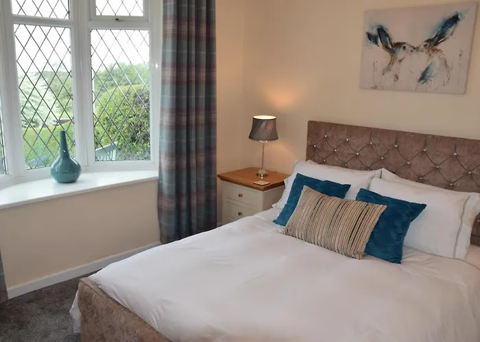 Immaculate Inviting Light And Airy 2-Bed Cottage