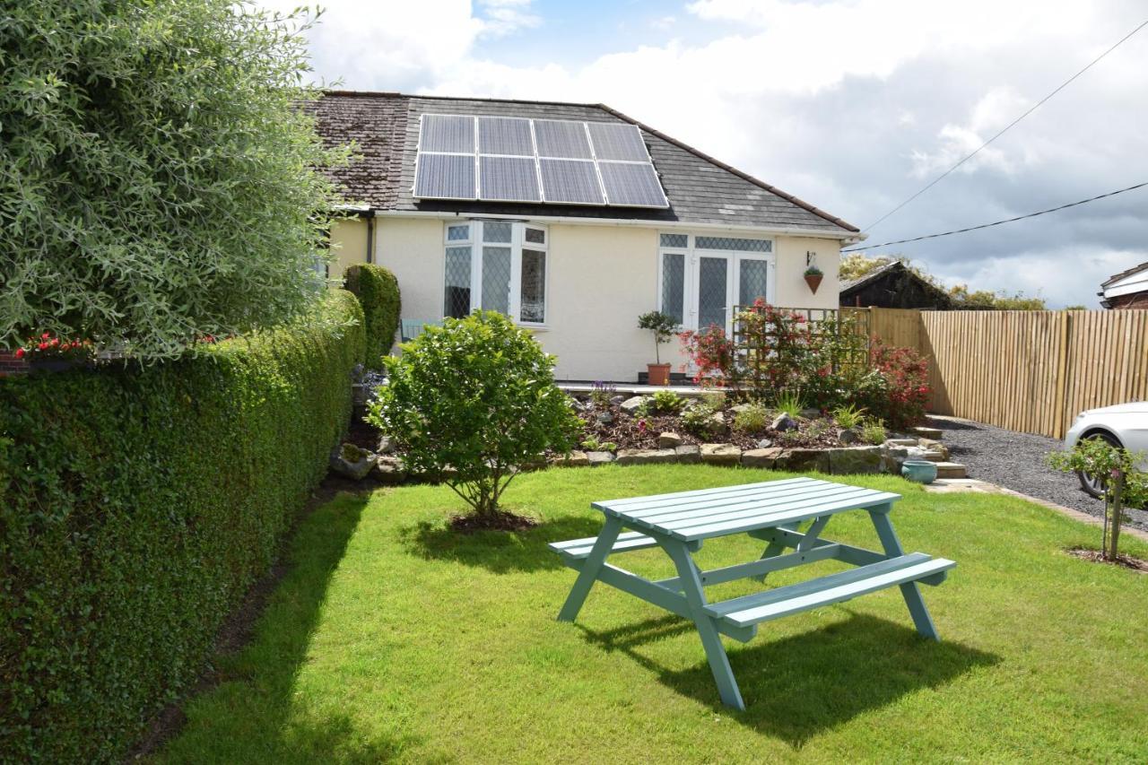 Immaculate Inviting Light And Airy 2-bed